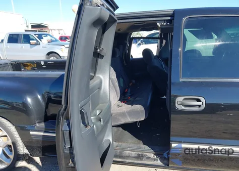 2001 Chevrolet Silverado 1500 Ls из США, поврежденный, VIN 2GCEC19VX11142637